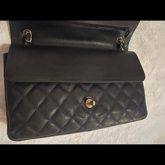 SOLD SOLD Do not buy Sold Jumbo caviar Double Flap. With GHW - Picture 4 of 9